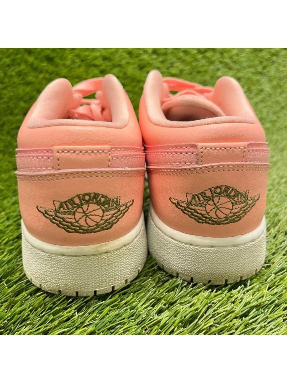 Nike Air Jordan 1 Low Bleached Coral Pink Girls Size 7Y Athletic Shoes Sneakers